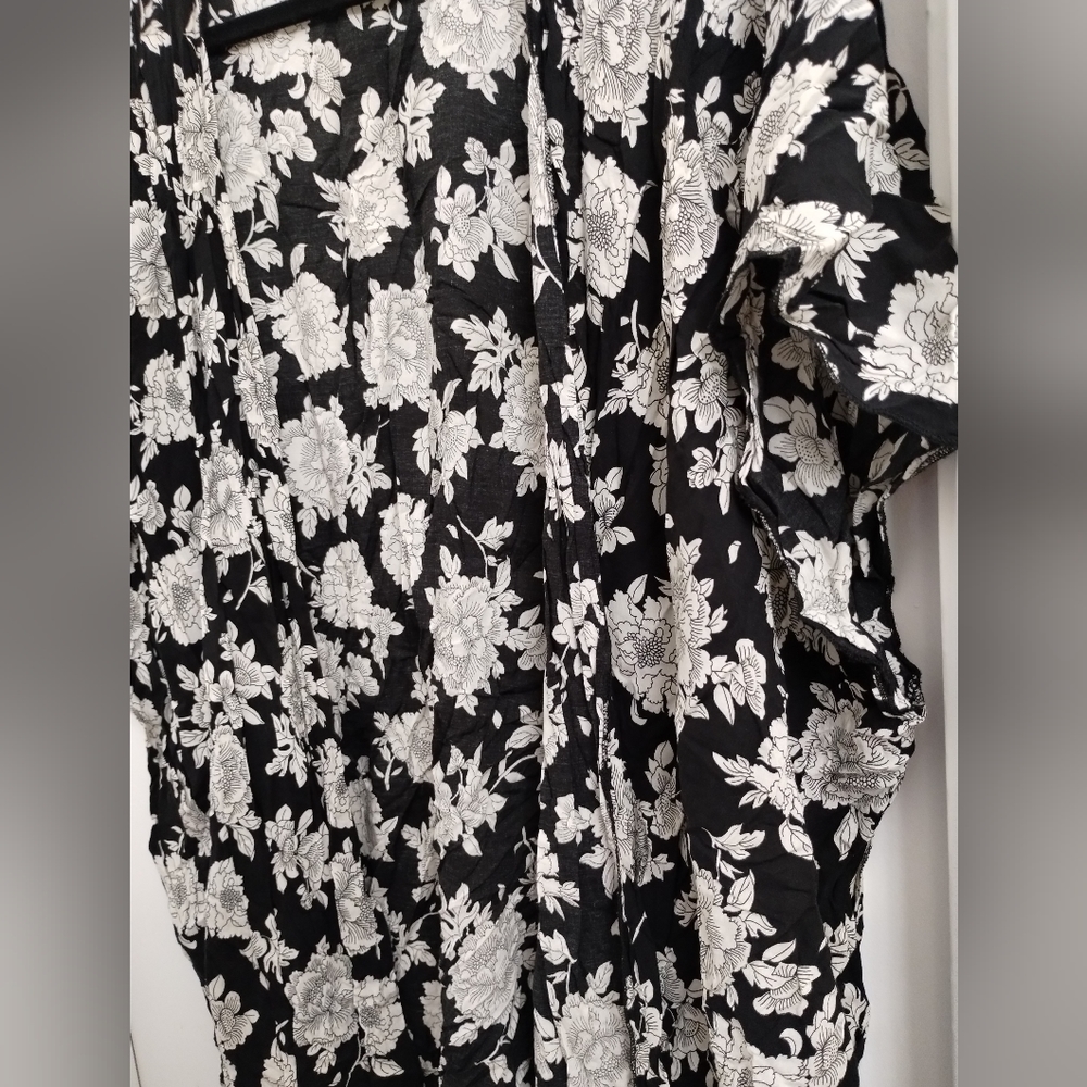 Brandy Melville Floral Kimono Duster Jacket One Size - Picture 3 of 7
